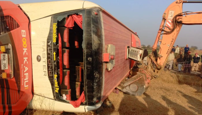 10 killed in motorway bus accident near Fateh Jang