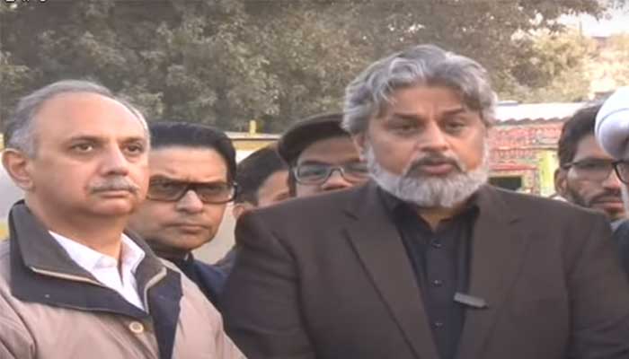 Sunni Ittehad Council (SIC) chief Sahibzada Hamid Raza (Right) speaking to journalists outside Adiala Jail, Rawalpindi, December 26, 2024. — Screengrab via YouTube/Geo News