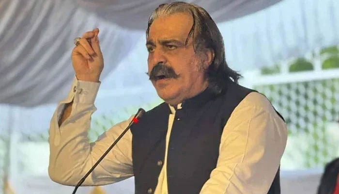 CM Gandapur urges Imran to shun peace, warns of taking to streets with ‘guns’