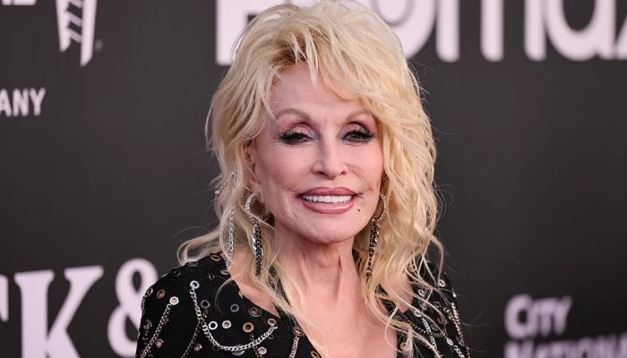 Dolly Parton weighs in on her Christmas plans with family