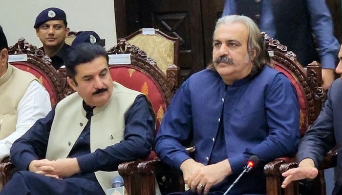 Governor Kundi wants PTI-led KP govt to resign over Kurram crisis