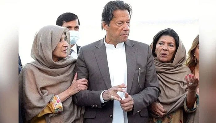 (From left to right) Uzma Khan, Imran Khan and Aleema Khan. —Twitter/@Aleema_55/File