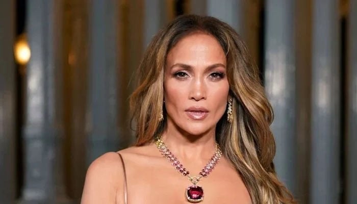 Jennifer Lopez steps out for post Christmas shopping