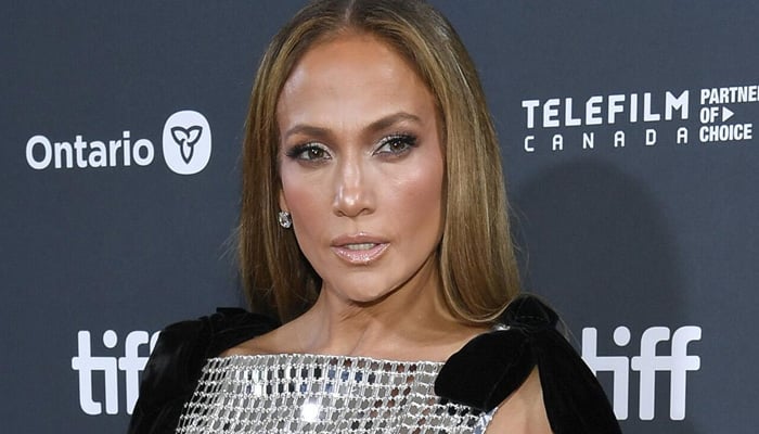 Jennifer Lopez takes break with close pal Kevin Costner amid Ben Affleck split