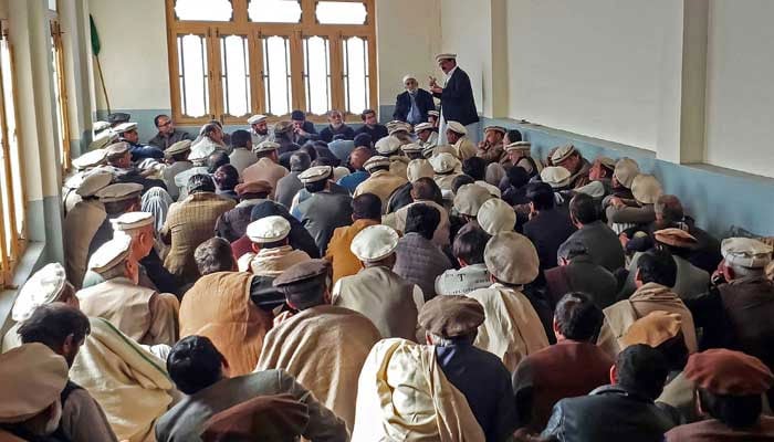 Kurram crisis: Kohat jirga to resume today amid stalemate over weapons surrender