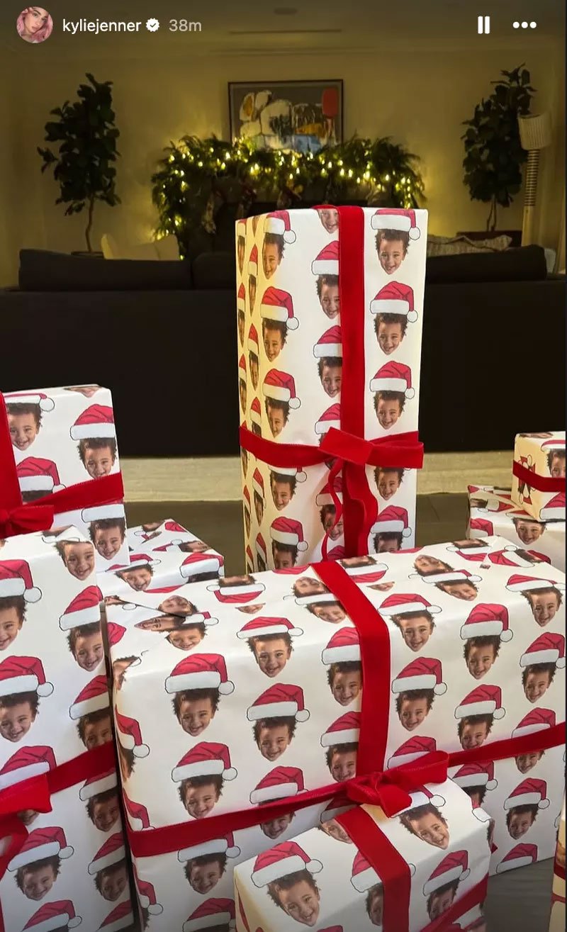 Kylie Jenner shows off her Christmas giftwrapping approach