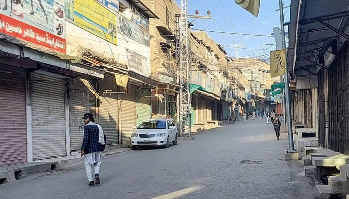 Parachinar’s main road shut for 74 days as govt vows to dismantle bunkers