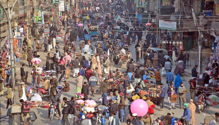 This representational image shows a crowd at Bara market in Rawalpindi on December 17, 2024. — Online