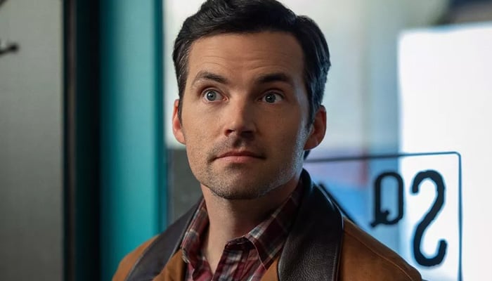 ‘Pretty Little Liars’ star Ian Harding shares 2-year-old son’s concept of Christmas