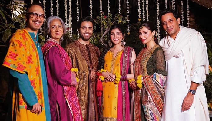 Sheheryar Munawar, Maheen Siddiqui kick off wedding festivities