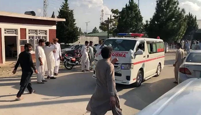 Kurram DC injured in fresh firing incident as violence erupts again days after peace deal