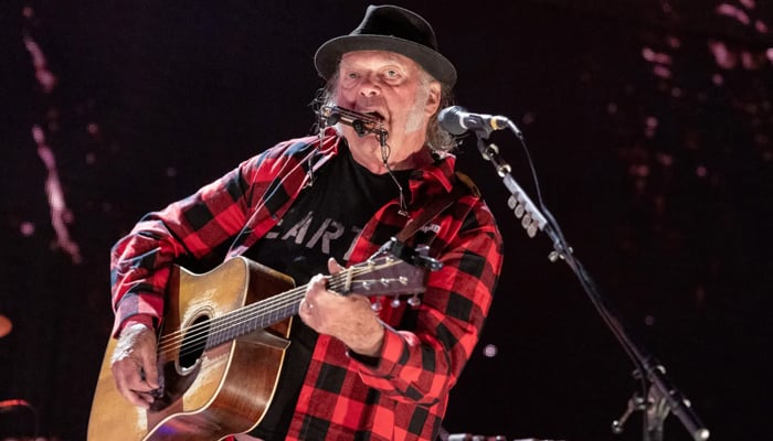 Neil Young delights fans with new decision: ‘hope to see you’